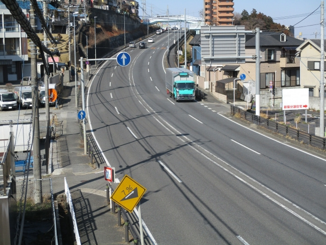 ロードサイドの土地活用！方法や注意点をご紹介