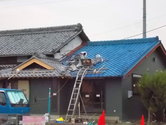 一戸建ての屋根修理のタイミングは？費用や火災保険の適用についてご紹介の画像
