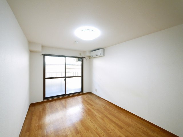 コート・デュ・ローズの室内写真1