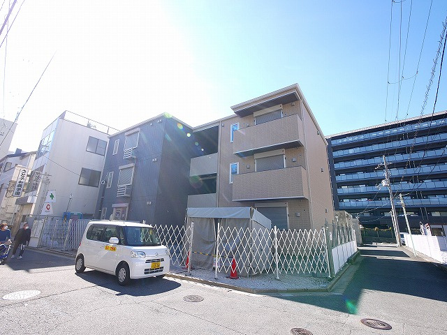 メゾン三条の外観写真