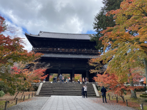 紅葉が映える古都・京都！南禅寺、琵琶湖疏水、瑠璃光院、比叡山にて一行を待ち受ける謎・そして宿泊地エクシブ八瀬離宮にて明かされる驚愕の真実とは！？の画像