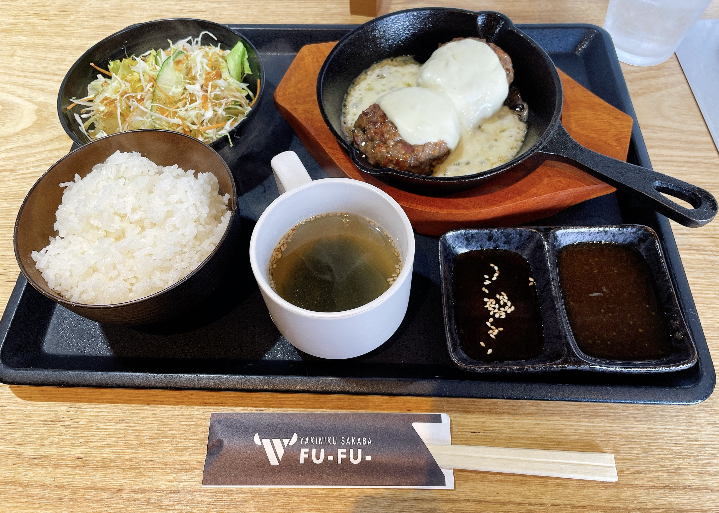 牛タンハンバーグと極上牛ひつまぶしが絶品!シックな店内で肉系ランチを楽しめる「YAKINIKU SAKABA FU-FU-」の画像