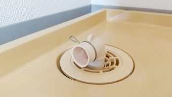 賃貸物件の管理者が確認したい洗濯機の排水トラップの重要性とは？の画像