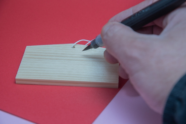 絵馬のお願い事はどう書くのが正しいの？