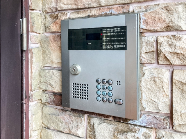 オートロック付き賃貸物件で救急車を呼んだときの対応