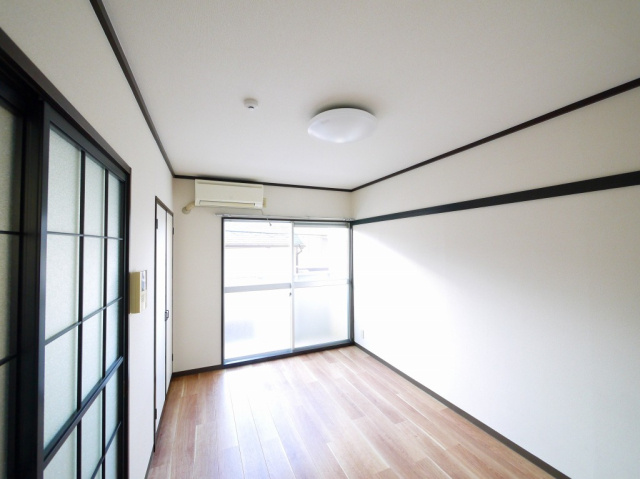 タウニィ高畑の室内写真2