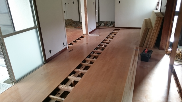 床をリフォームするならどの素材がいい？床材の種類とメリット・デメリットの画像