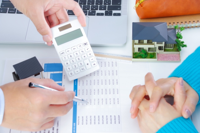 住宅ローンにおけるつなぎ融資のメリットやデメリットをご紹介