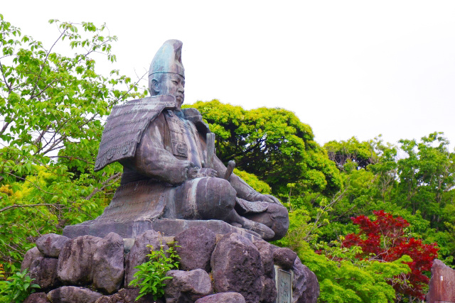 鎌倉市にある源頼朝の墓とは？見どころをご紹介