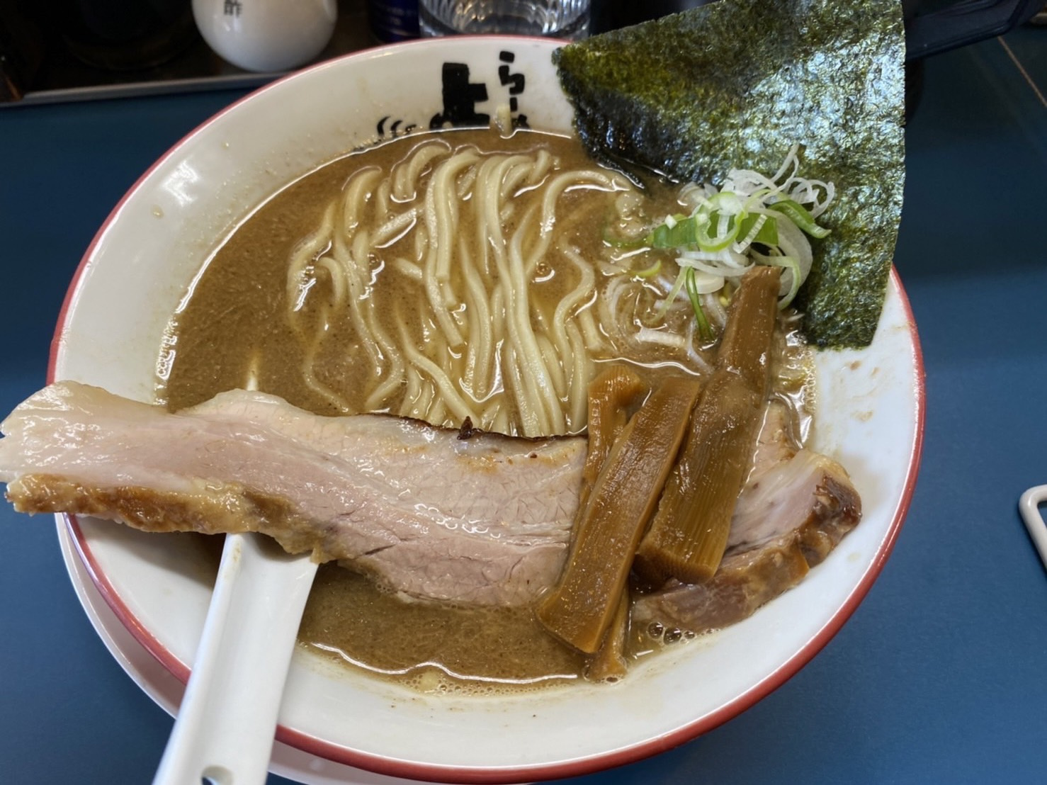 川越卸売市場内「らーめんよし丸」でチャーシュー増し＾＾の画像