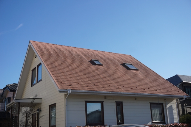 屋根修理の費用や時期は？一戸建て購入後のメンテナンスについて解説