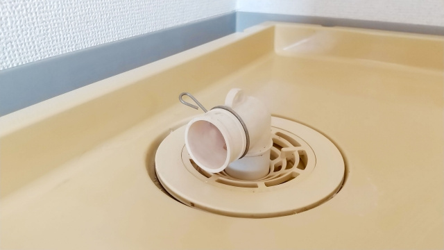 賃貸物件で洗濯機の排水トラップがないとトラブルになる？取り付け方法は？の画像