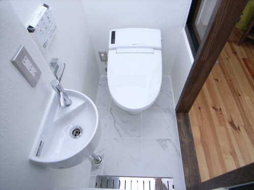 トイレと洗面台