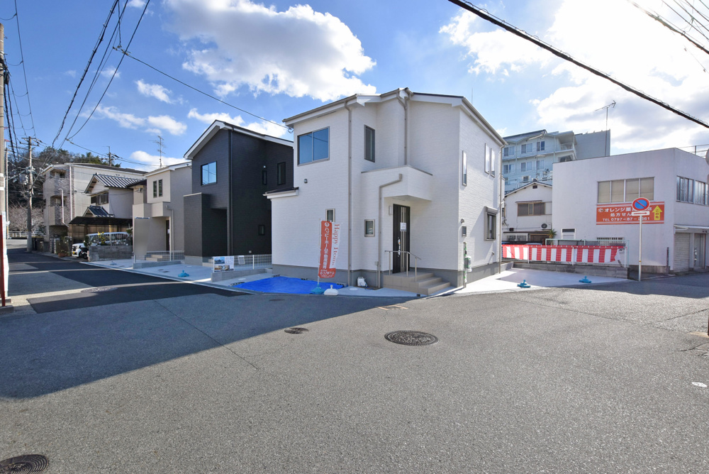 【内覧開始】宝塚市向月町新築戸建｜全3区画の最新情報です。の画像