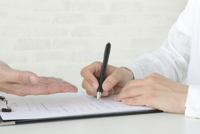 不動産売却時に受け取る購入申込書とは？見方や注意点も解説！の画像