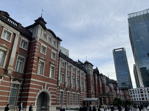 ご契約で丸の内に来てますの画像