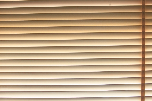 ウッドブラインドのメリット・デメリットとは？後悔しない選び方をご紹介の画像