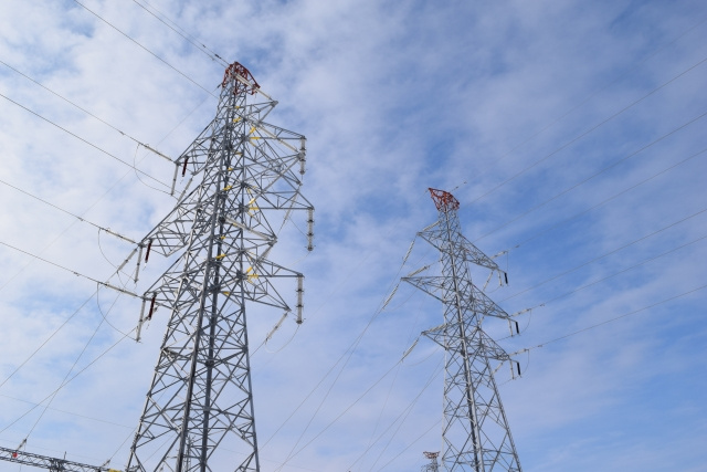 送電線が不動産売却に与える影響とは？売却前の確認内容をご紹介の画像
