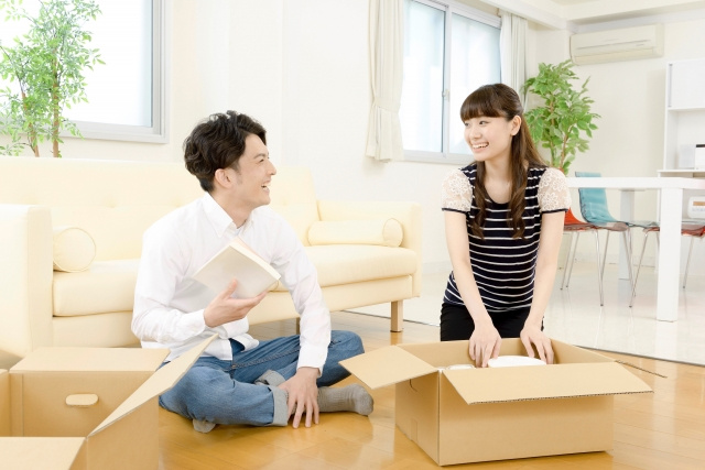 新婚夫婦が住む賃貸物件の家賃の目安！家賃を抑えるコツと注意点をご紹介