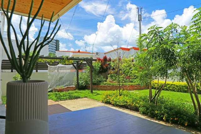 庭付きの一戸建てで暮らすメリット・デメリットとは？庭の活用方法も解説の画像