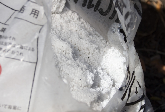 塩化カルシウムの効果的な散布方法 ～日高市高麗川駅前不動産コラム～の画像