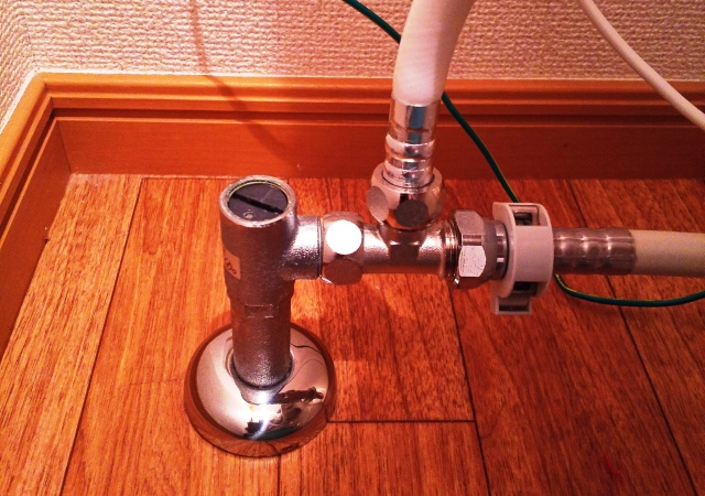 止水栓の閉め方・開け方　注意点は？