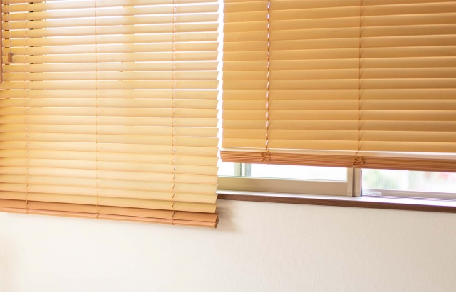 ウッドブラインドで後悔しない！設置方法やメリット・デメリットをご紹介