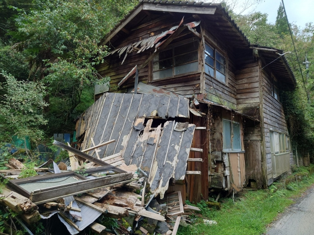 空き家を放置するデメリットとは？空き家にかかる税金と売却方法を解説！の画像