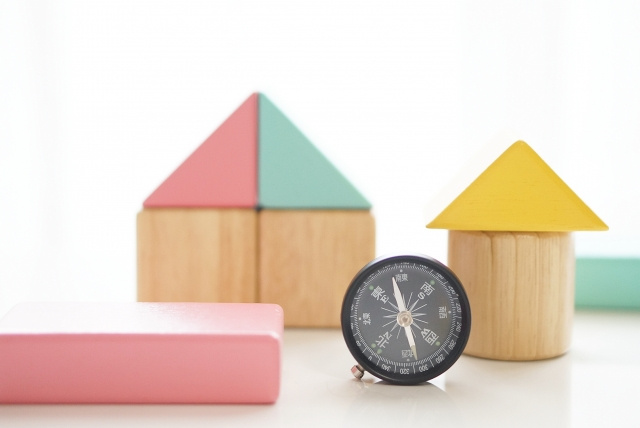 北枕は本当に良くない？枕の向きによる風水学的な効果を解説