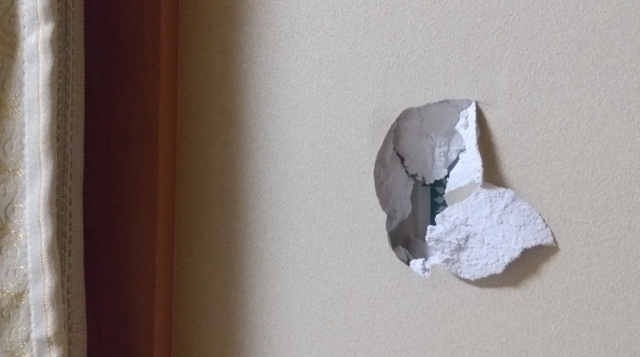 賃貸物件では原状回復が必要！壁の穴や跡などはどうすれば良い？