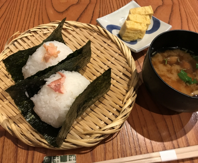 都立大学駅周辺にあるおむすびかふぇそのにの概要や人気メニューをご紹介！の画像