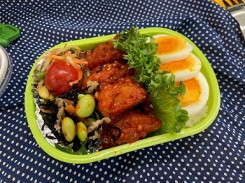 私がお昼に食べるものの画像