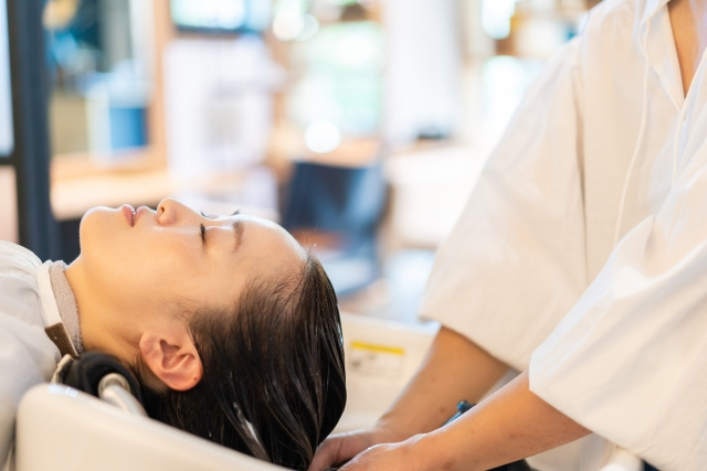 天満橋駅近くにある「関西美容専門学校」の特徴