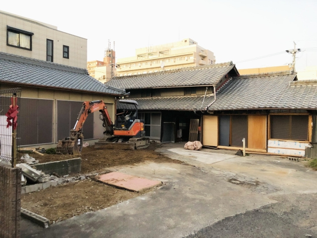 家の売却前に建物を解体したい！解体費用の相場や解体の流れなどを解説！