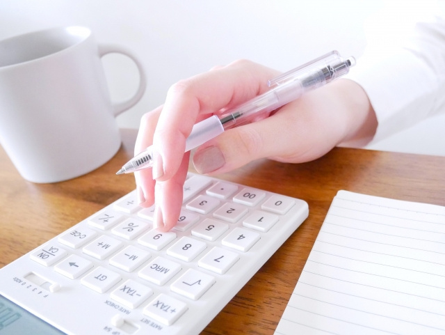 同棲の家賃の考え方とは？目安や比率・家賃を抑えるコツも合わせて解説！