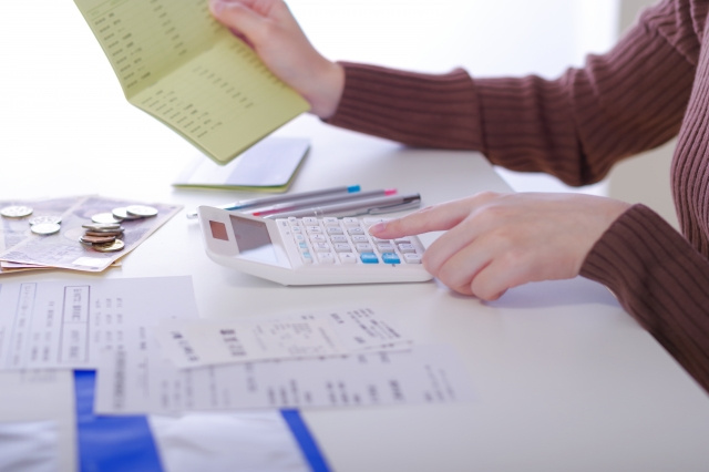 女性の一人暮らしで費用を節約し貯金するコツとは？