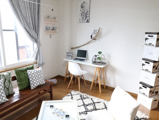 8畳の部屋の実際の広さや部屋の形にあったインテリアのレイアウトをご紹介