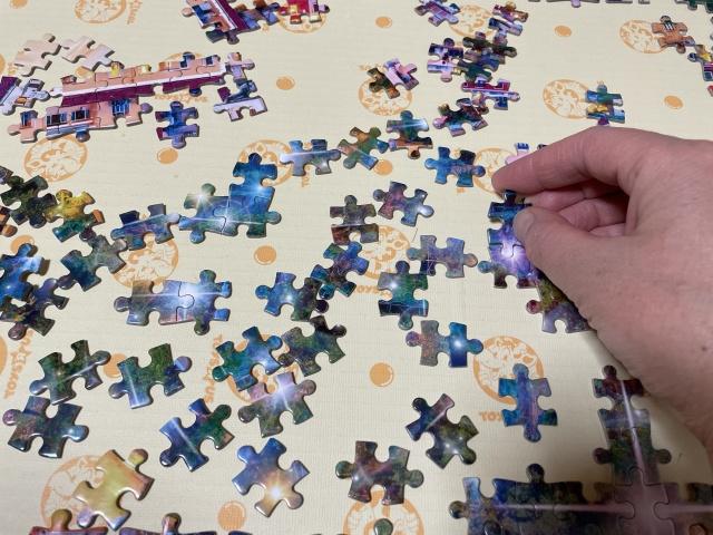 1000ピースのパズルに挑戦しています！の画像