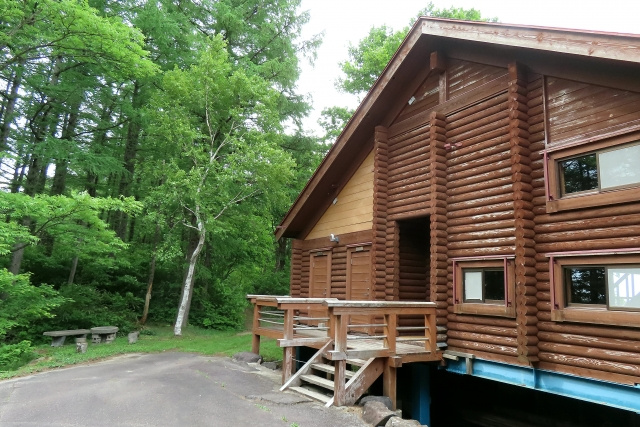 賃貸物件の別荘を借りるメリットは？借りる際の契約期間やポイントも解説！