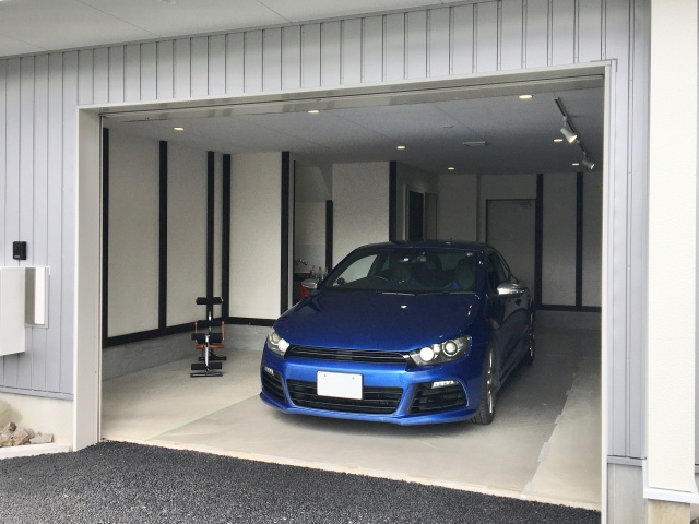 土地活用で考えたいガレージハウス経営とは？メリットや注意点を解説の画像