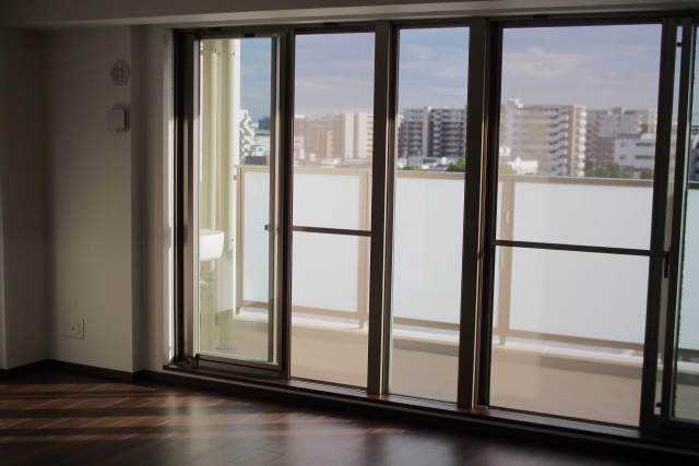マンションの窓をリフォームするメリットと許可が必要などの注意点もご紹介