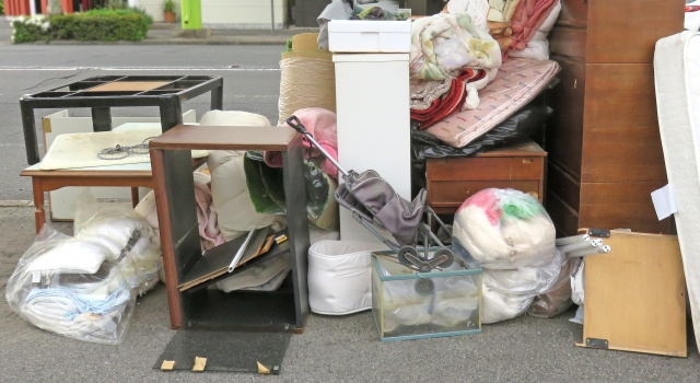 【お悩み】空家を売却する際の家具家電は自分たちで片づけなければいけない？の画像