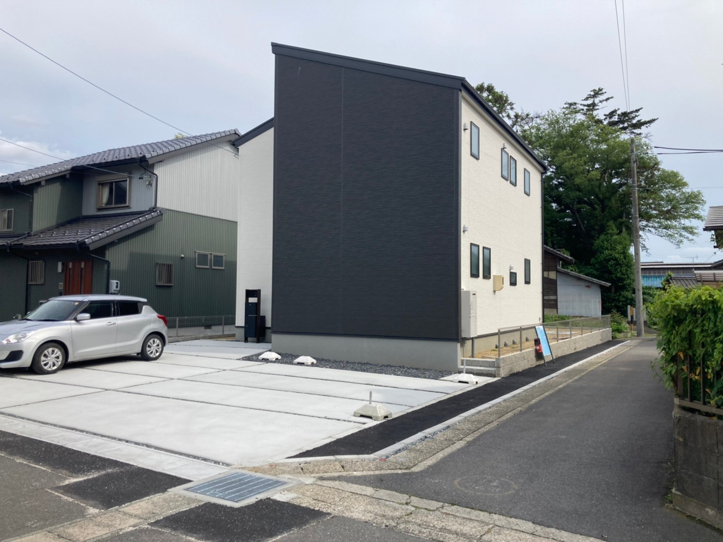 【玄関入口２WAY】 即日ご案内！ 津島市宇治町の画像