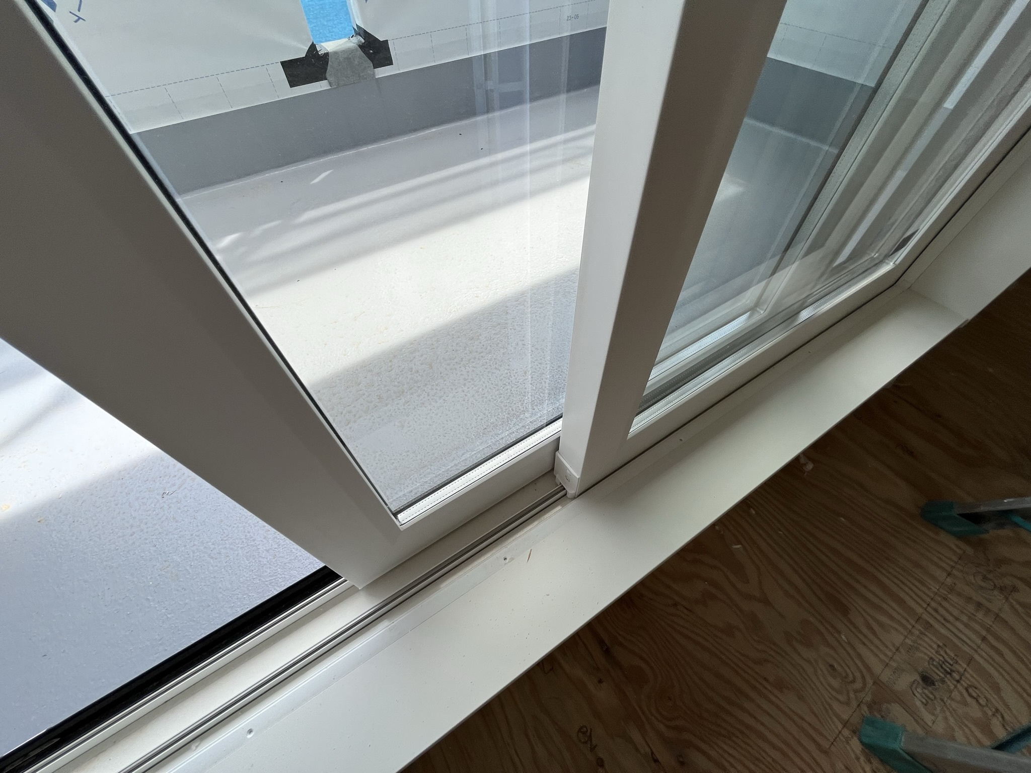 樹脂サッシ採用の建売住宅