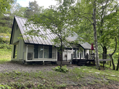 【北杜市大泉町谷戸】林の中にあるカフェのような外観の賃貸物件の画像