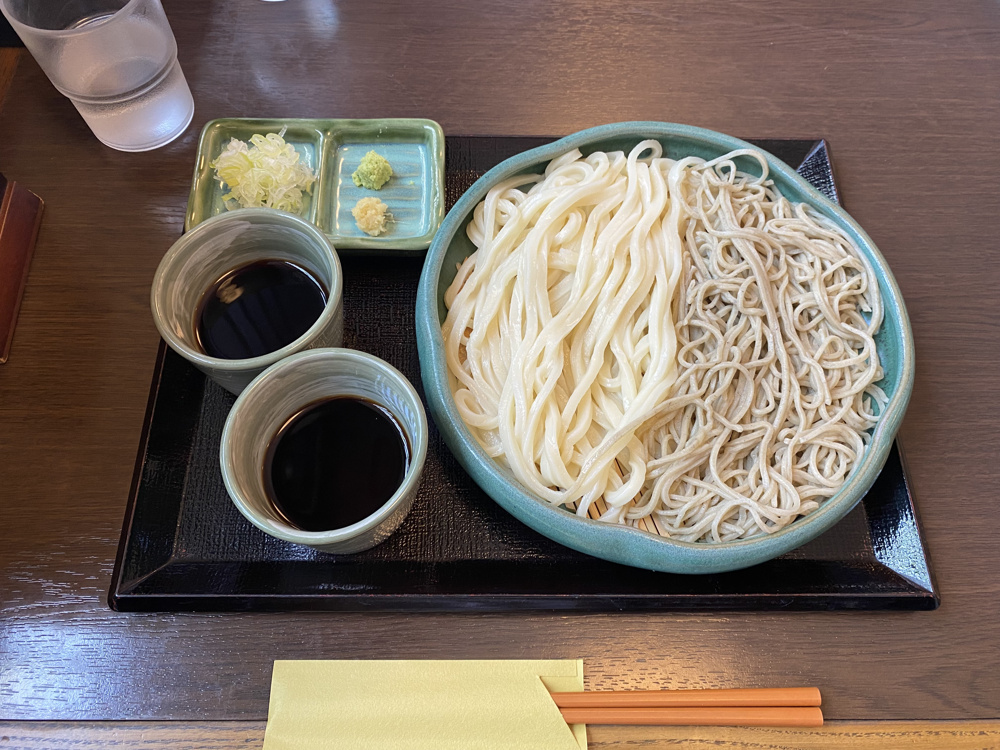 暑い日はうどんかそばですよね！の画像