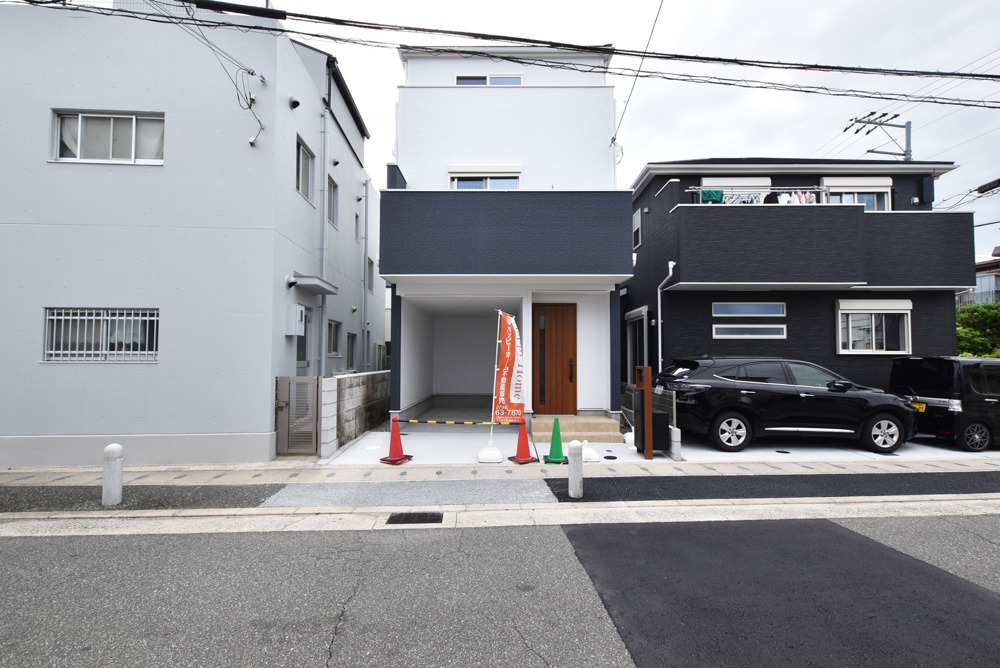 【内覧開始】尼崎市大西町新築戸建｜ファーストタウン全2区画残1邸の最新情報です！の画像