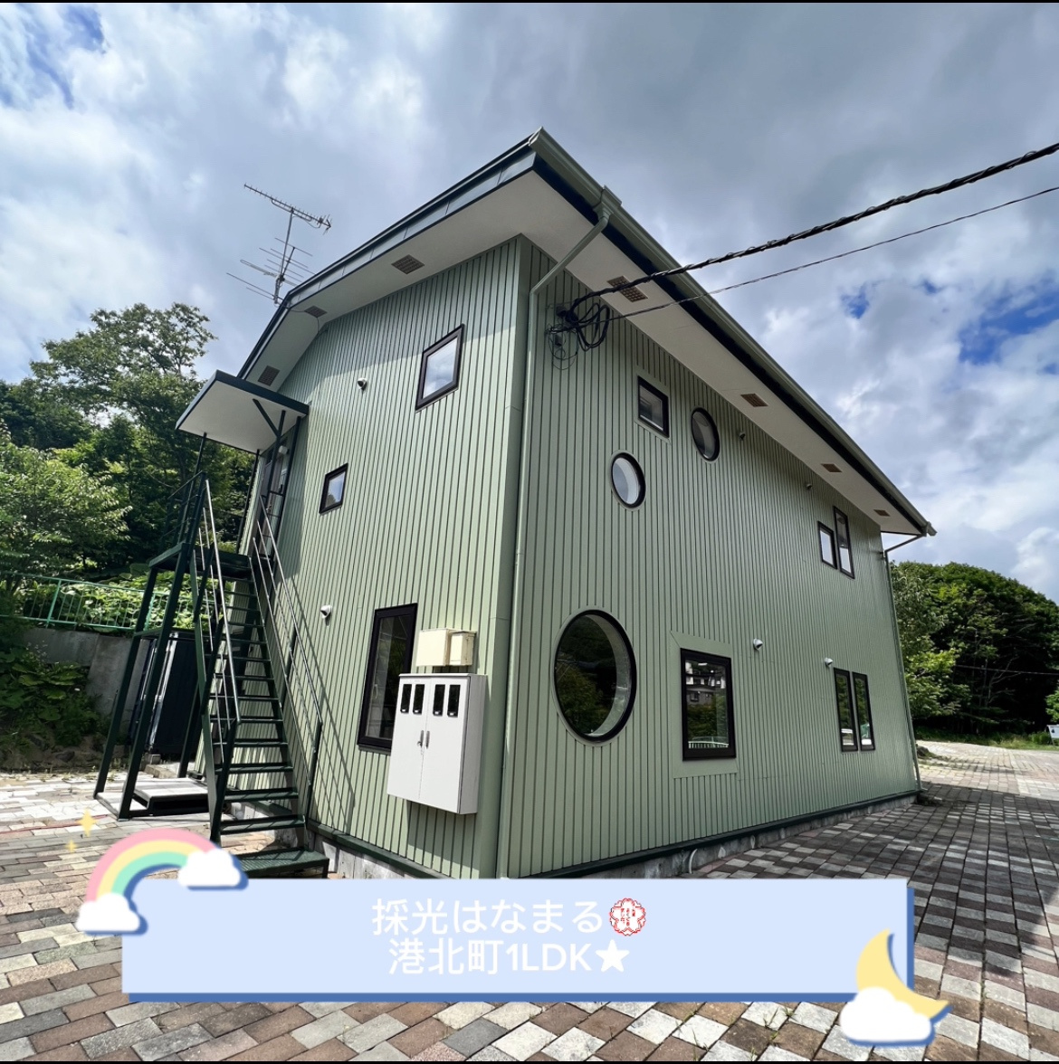 窓が個性的なお部屋✨の画像