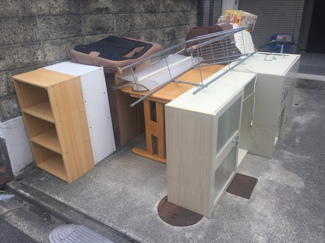 【空き家の家財道具を自分で処分する方法と業者に依頼する方法をご紹介！】の画像