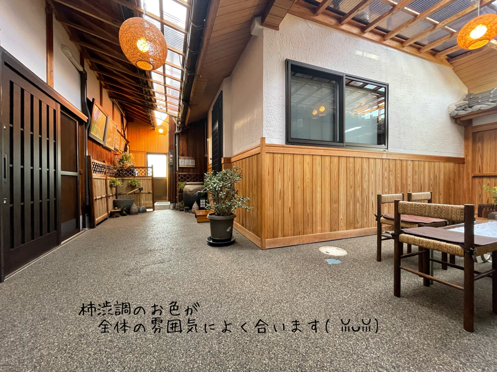 土間片引き戸取替工事と内窓設置工事リフォームの画像
